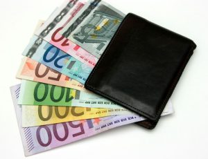 Как взять потребительский кредит в Черногории иностранцу и мигранту