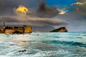 Зимняя жизнь в Черногории - чем заняться, когда нет туристов